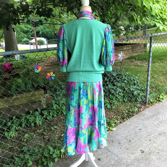 Anthony Sicari Easter Lilly Top & Skirt Set - Picture 3 of 7